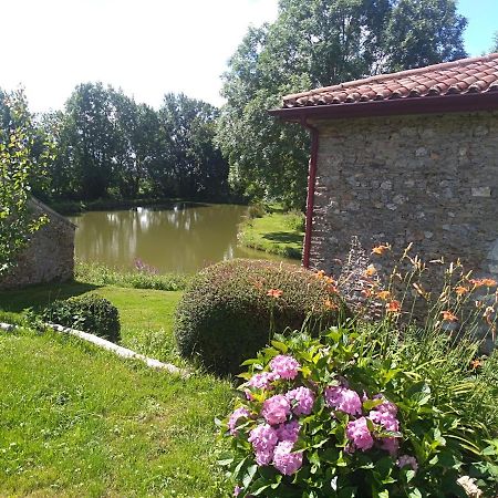 La Petite Maison Dans La Prairie Scillé Екстериор снимка