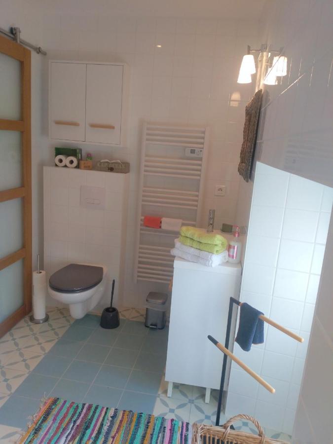 La Petite Maison Dans La Prairie Scillé Екстериор снимка